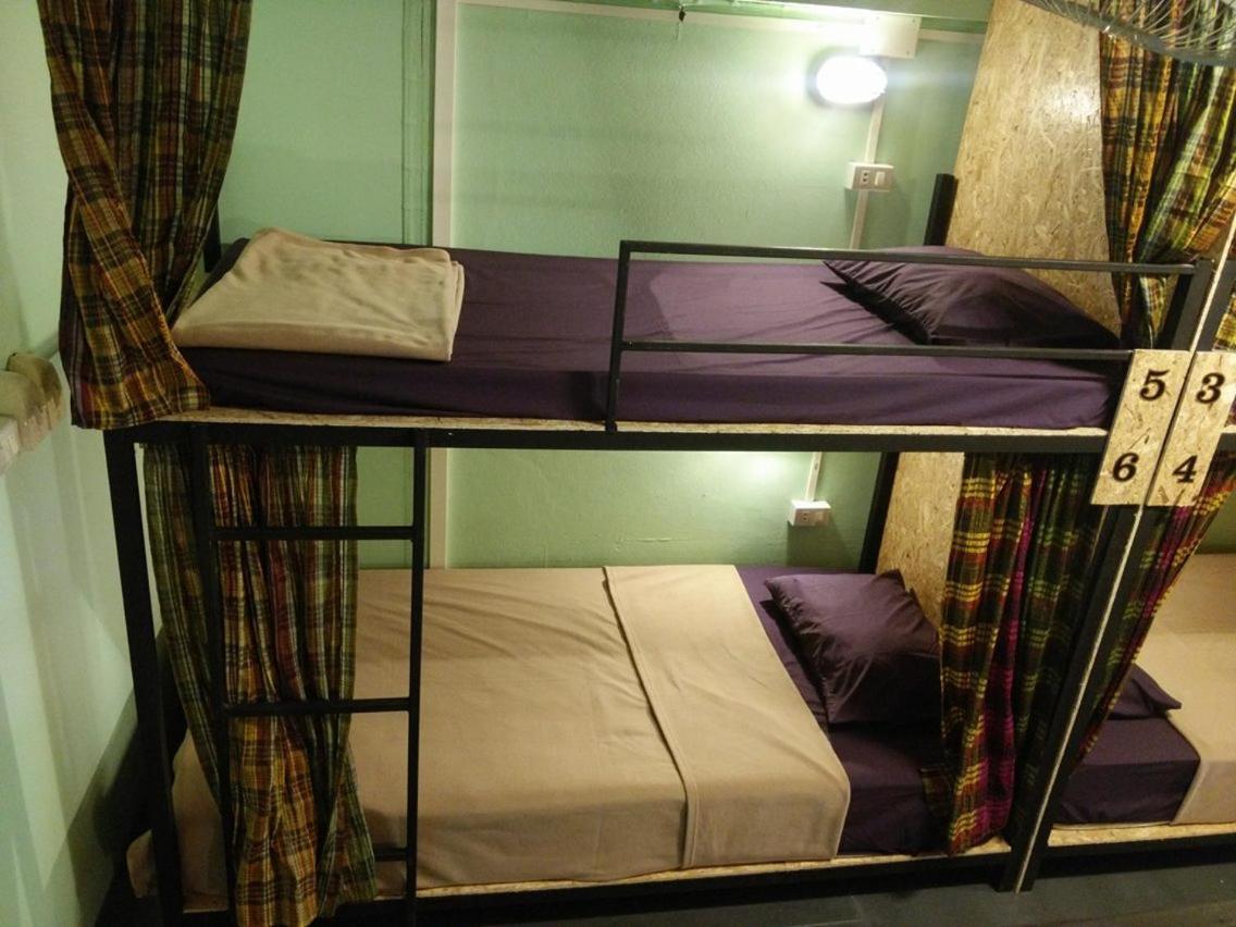 J Giant Hostel Čiang Mai Exteriér fotografie