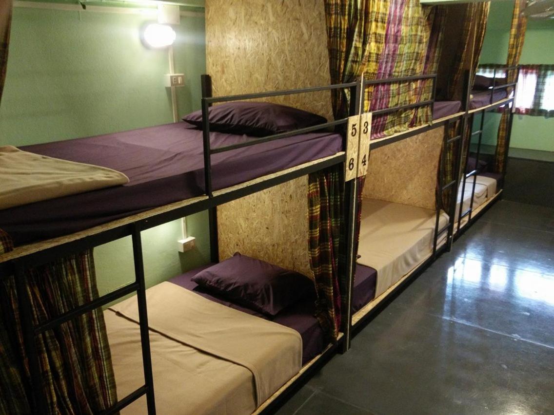 J Giant Hostel Čiang Mai Exteriér fotografie