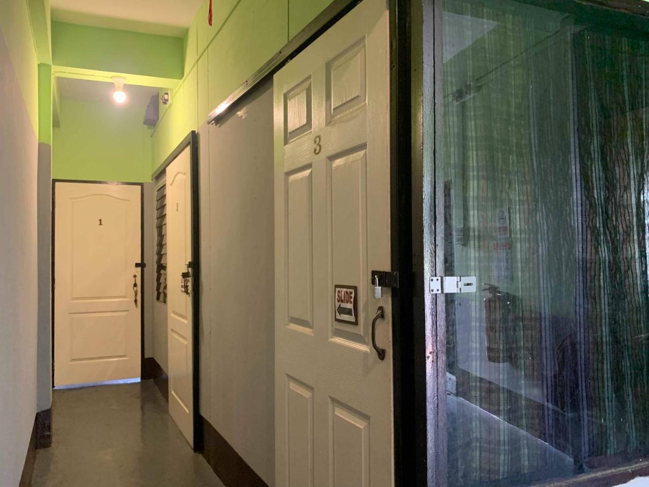 J Giant Hostel Čiang Mai Exteriér fotografie