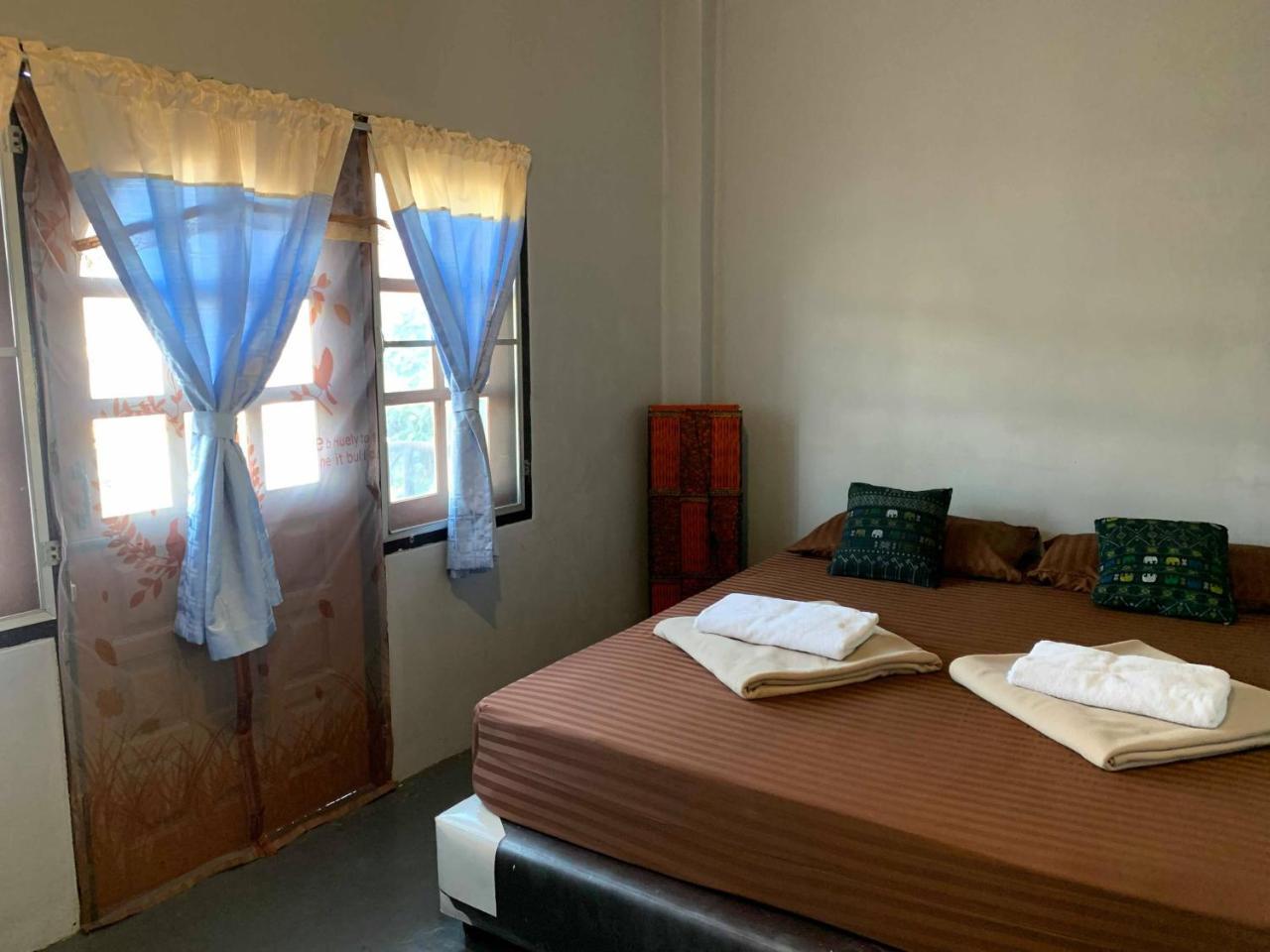J Giant Hostel Čiang Mai Exteriér fotografie