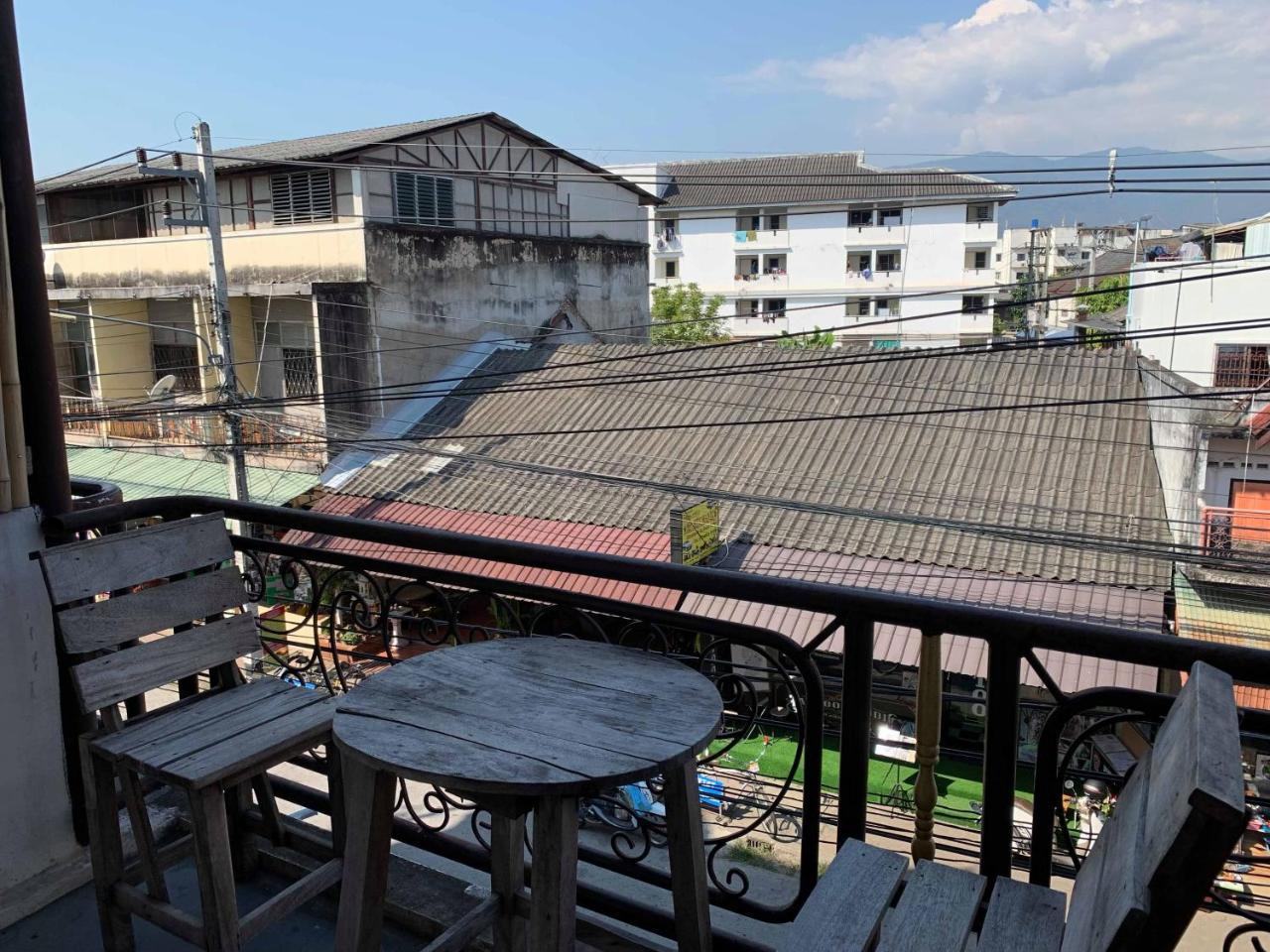 J Giant Hostel Čiang Mai Exteriér fotografie
