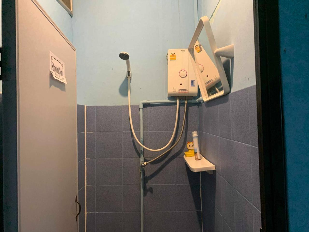 J Giant Hostel Čiang Mai Exteriér fotografie