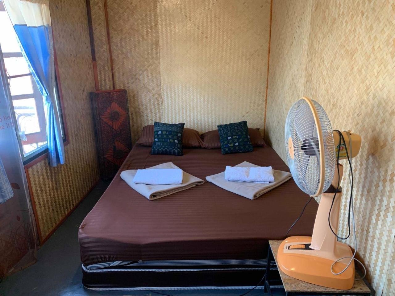 J Giant Hostel Čiang Mai Exteriér fotografie